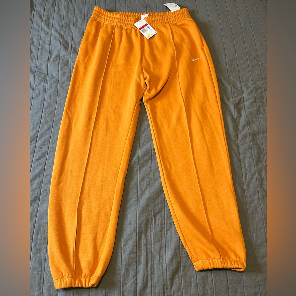 Nike low rise/loose fit women’s sweats size large